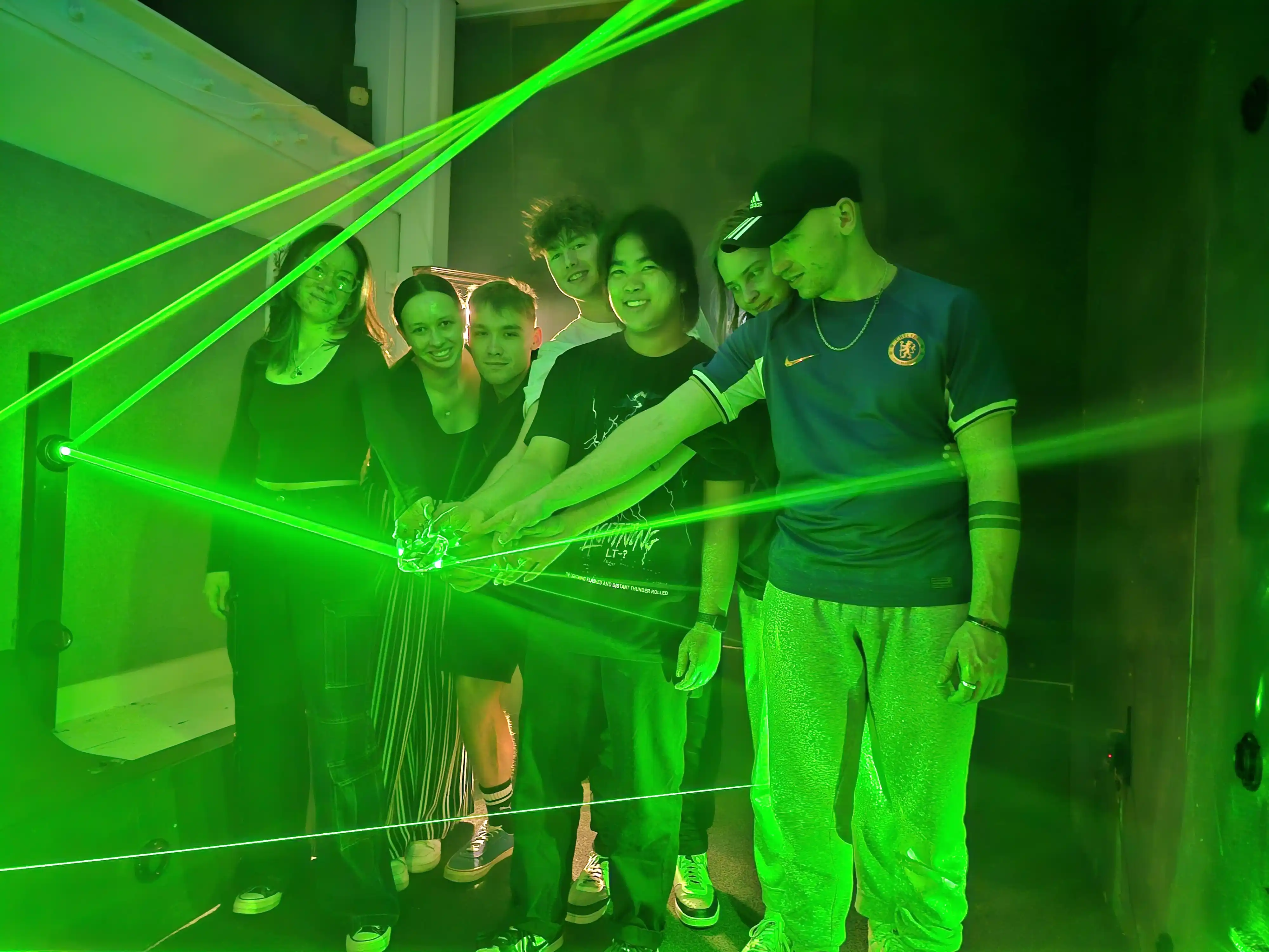 Group solving laser puzzle in Diamond Heist